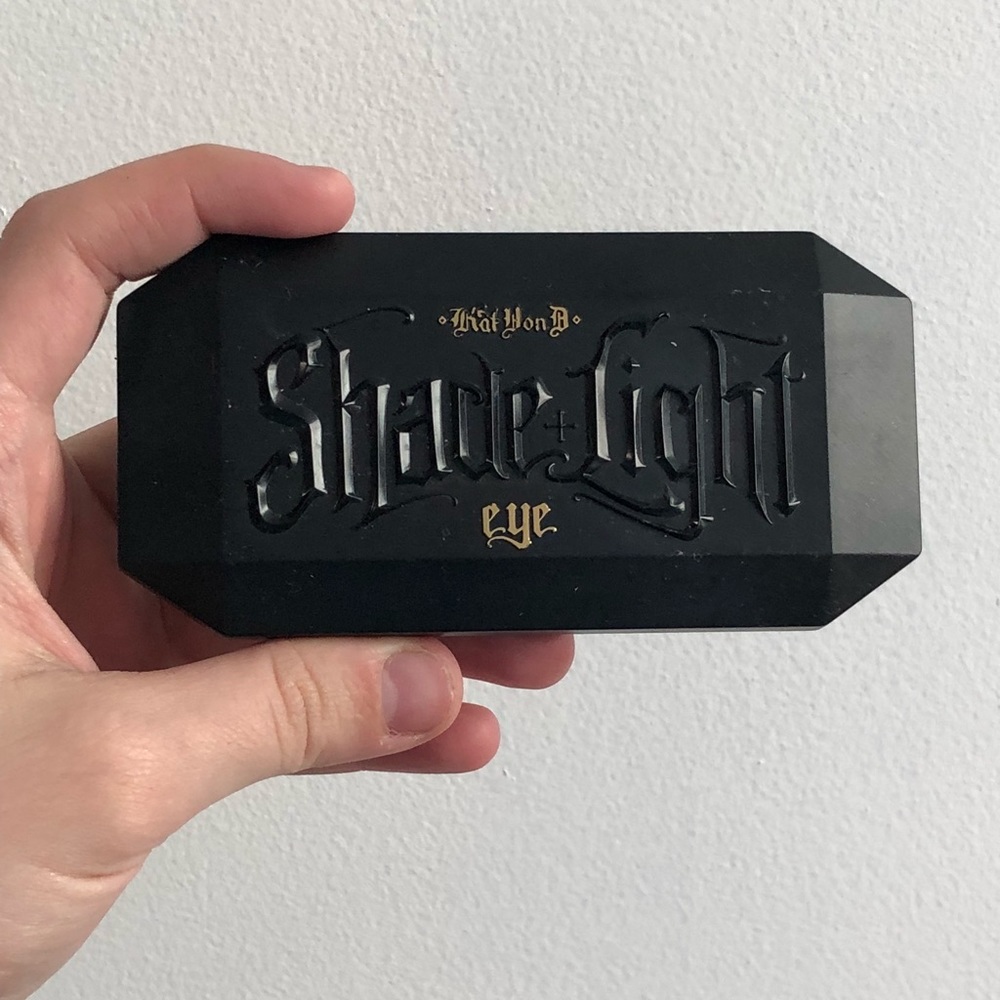 Kat Von D Shade & Light Eyes